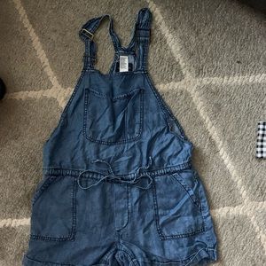American Eagle shorts overalls size XS